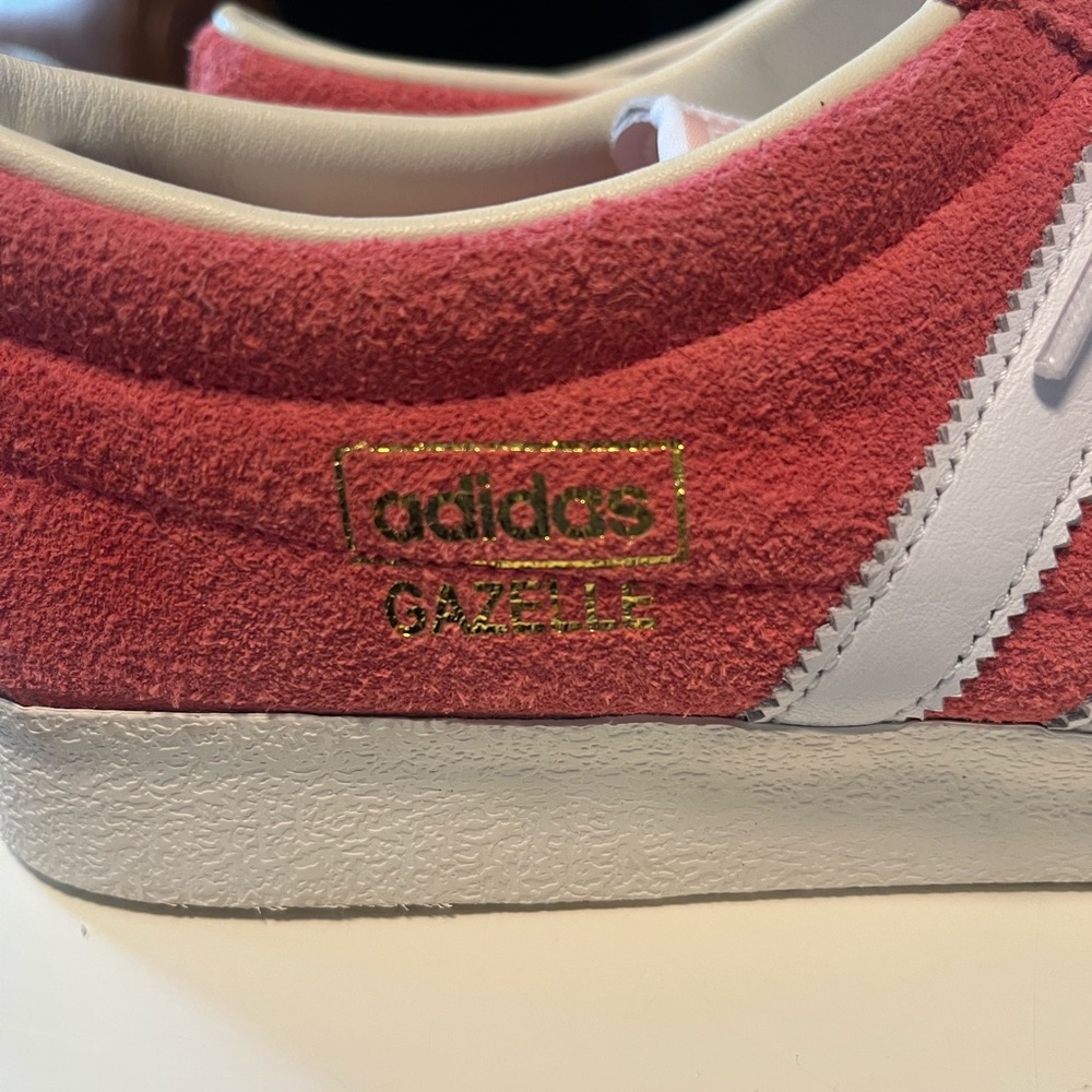 Adidas Gazelle Vintage Salmon Pink and White Shoes - Picture 2 of 7